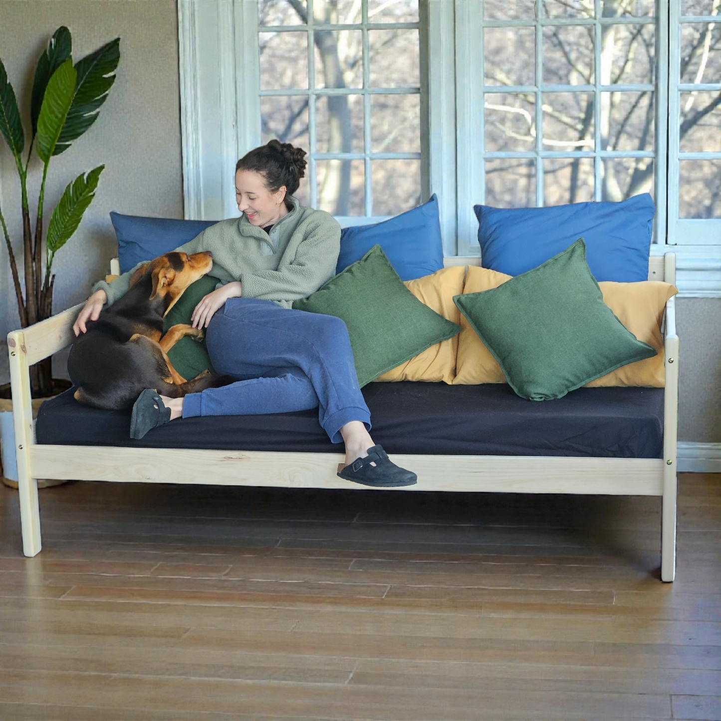 🛋️ Solid Pine Day Bed